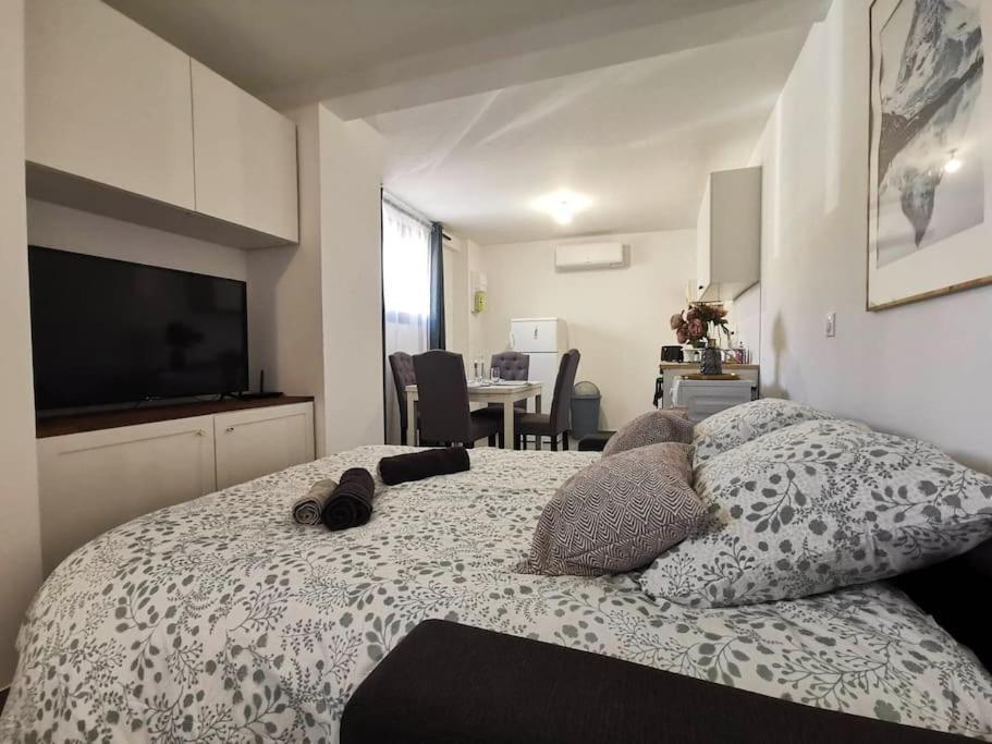 L'Elegant Duplex - Clim I Wifi I Proche Du Centre-Ville Miramas Luaran gambar